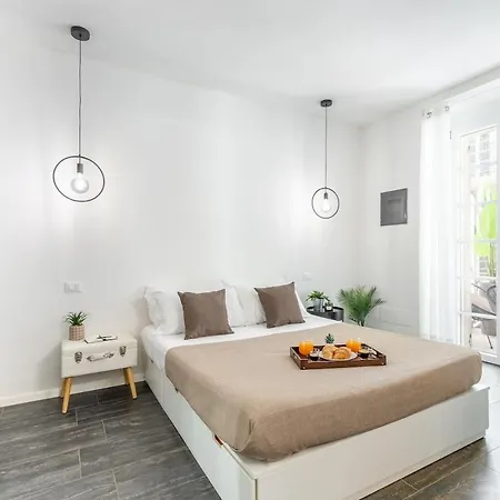 Apartment Urban Oak - Station 1 Min & Private Patio *