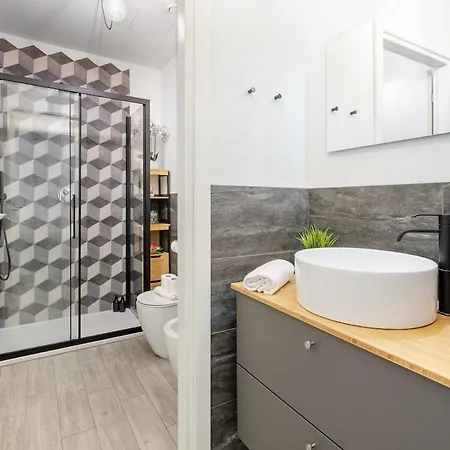 Urban Oak - Station 1 Min & Private Patio Apartmán Turín