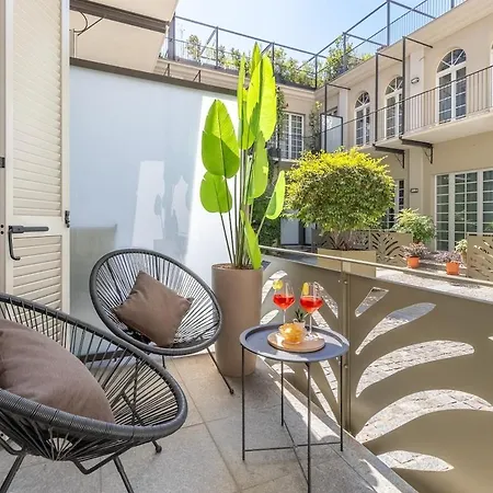 Urban Oak - Station 1 Min & Private Patio Apartment Turin